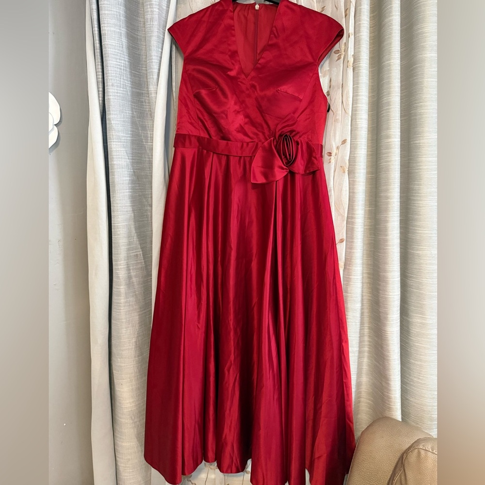 Elegant Red Evening Dress